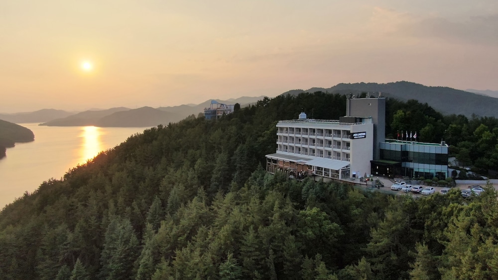 Asia Lakeside Hotel 47/50