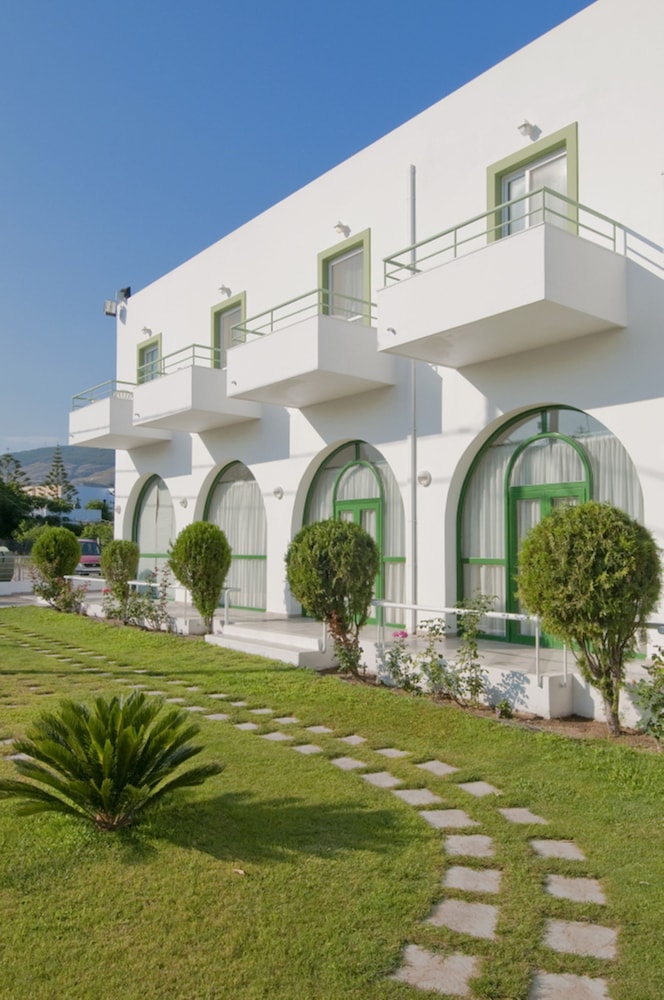 Alexandra Beach Hotel 27/37