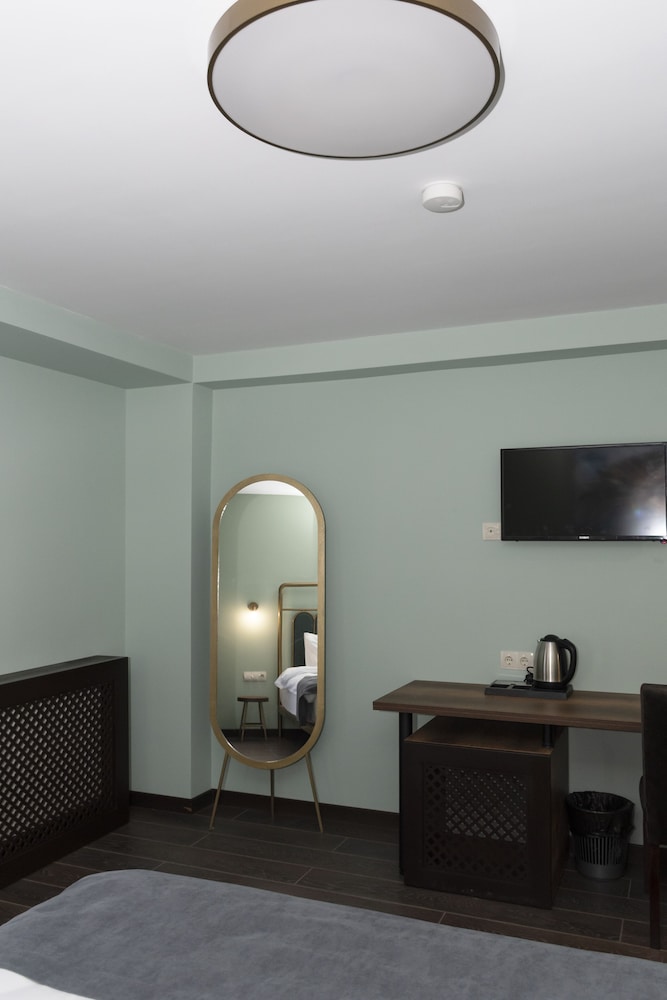 Hotel Paliani 51/62