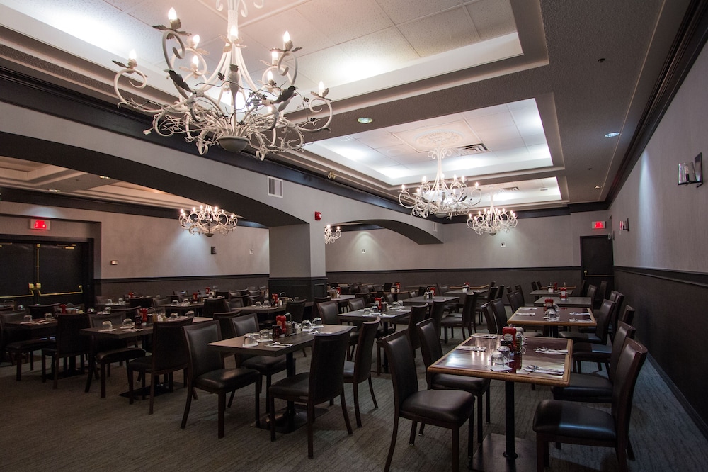Elk Avenue Hotel 42/46