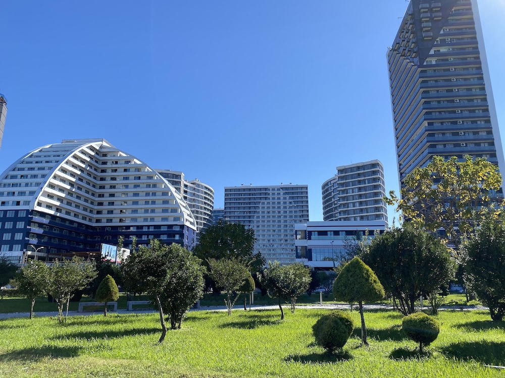 White Sails Residential Hotel 54/57