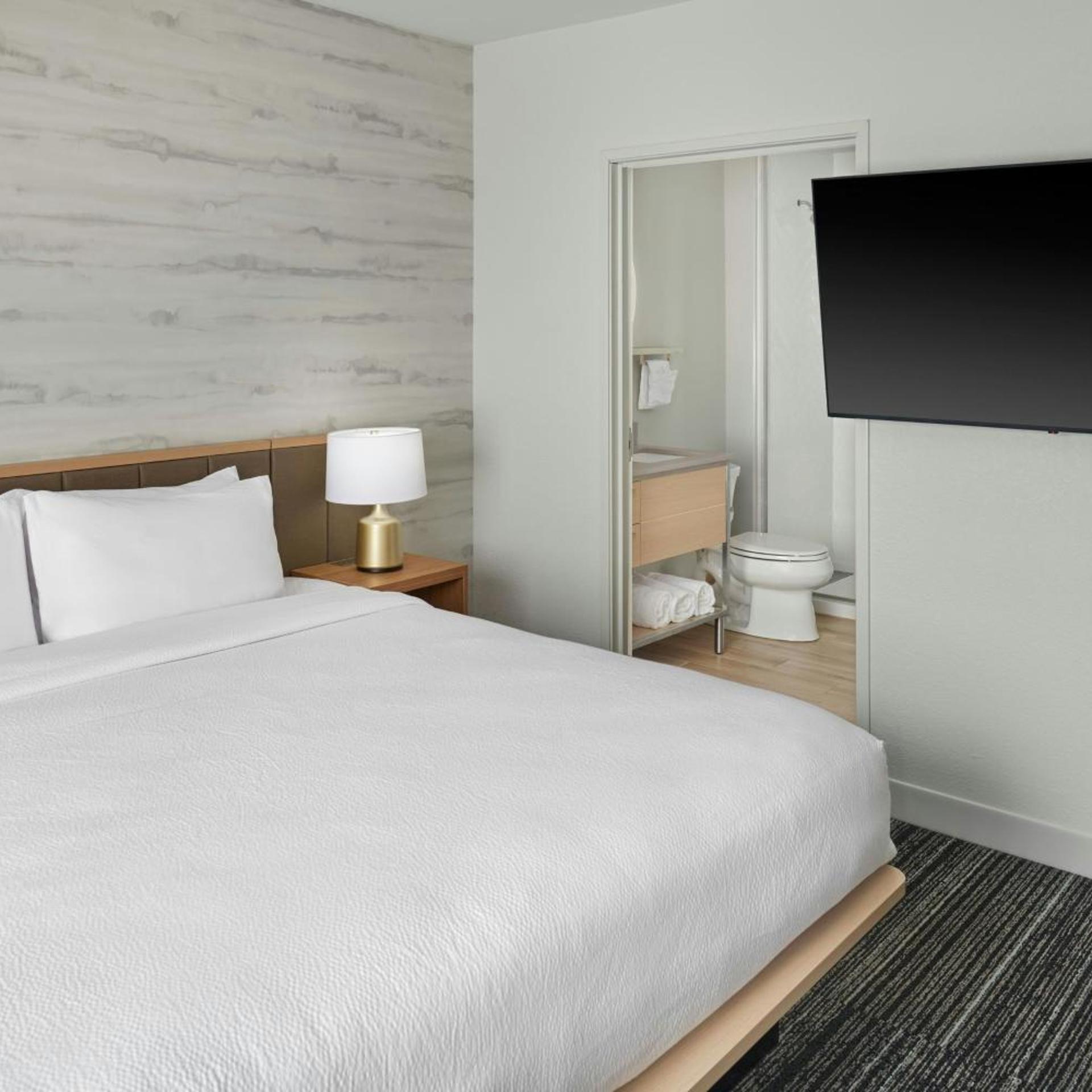 Studio, King Bed, Sofa, Bathtub, Accessible