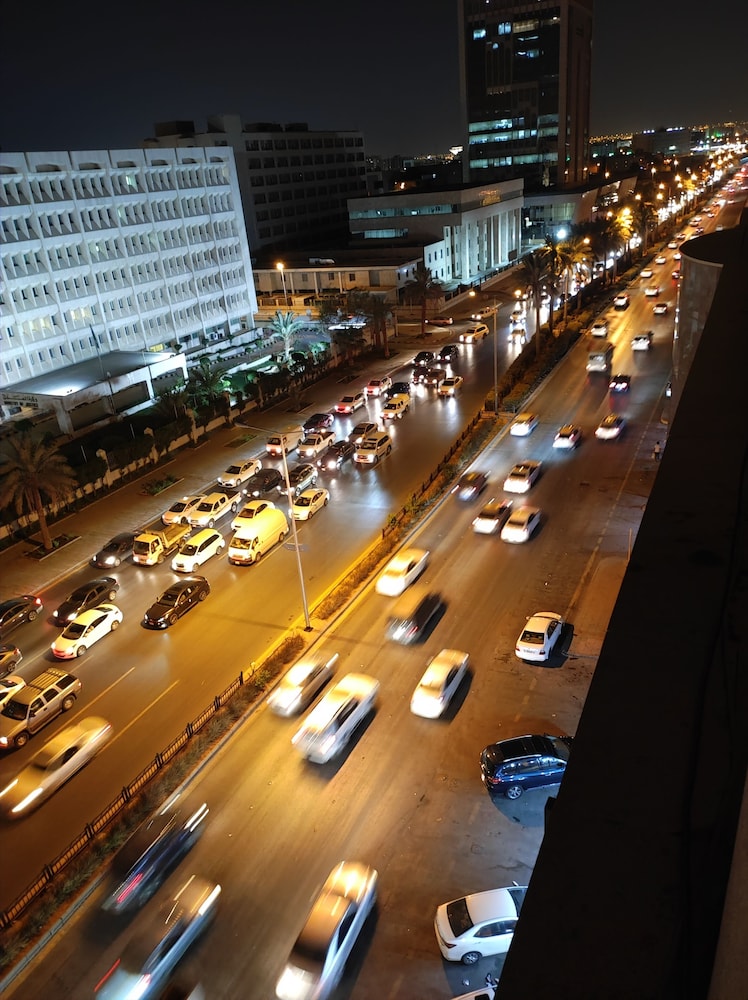 برج الحياة -الملز(Burj Al Hayat Furnished Suites Al Mallaz) 8/50