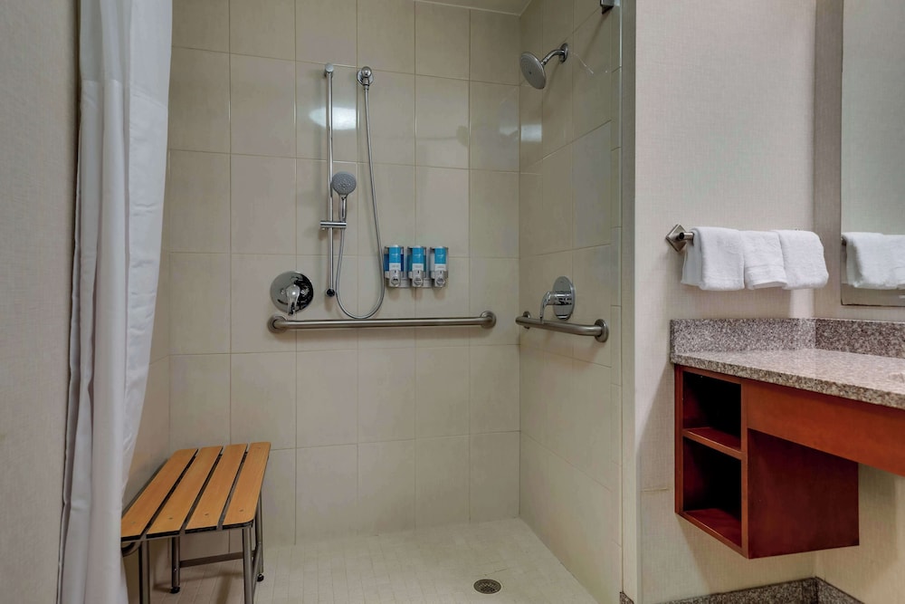 Drury Inn Suites Charlotte Arrowood 50/50