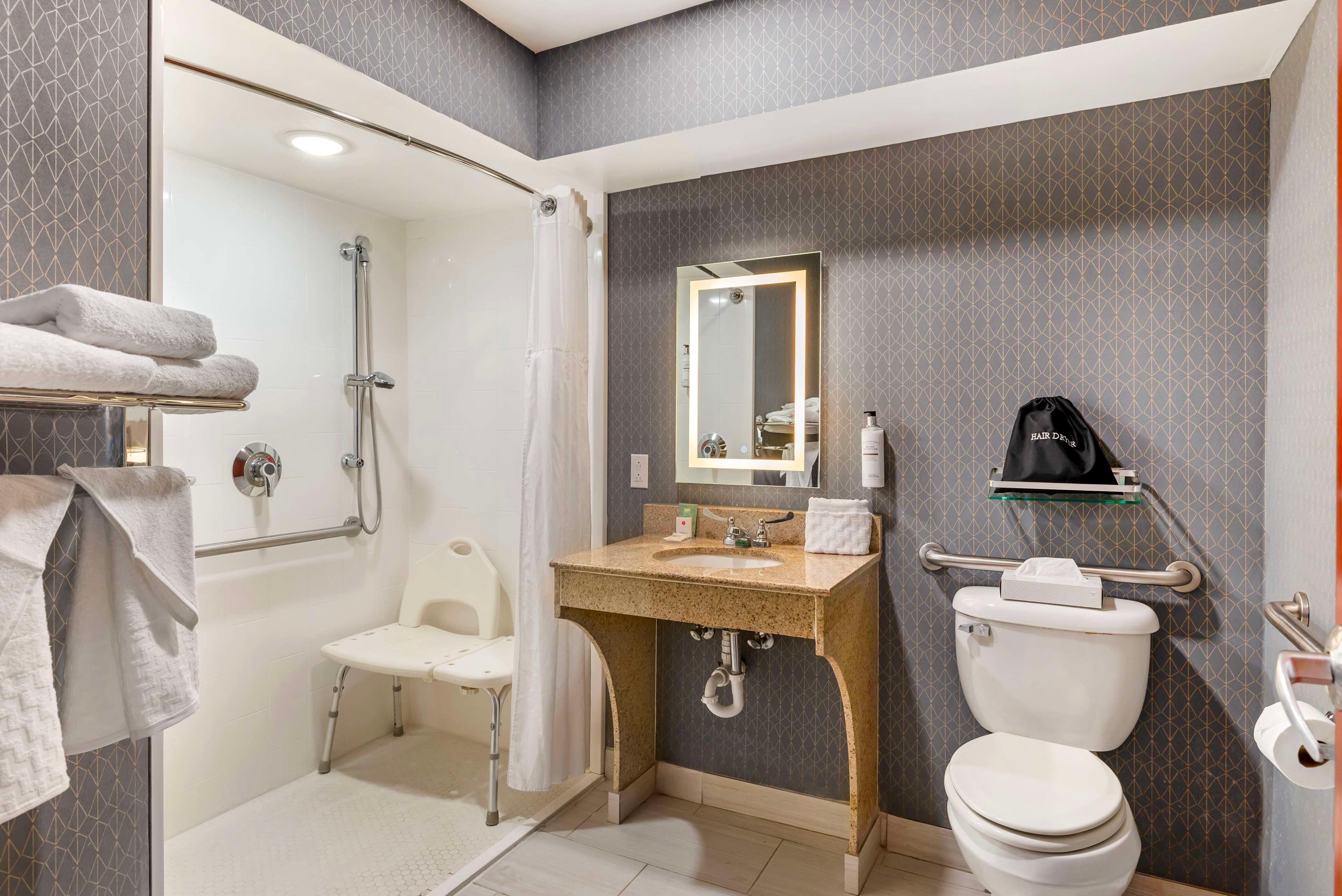 غرفة بسرير مزدوج لذوي الإعاقة، Best Western Premier Richmond City Gateway 4/4