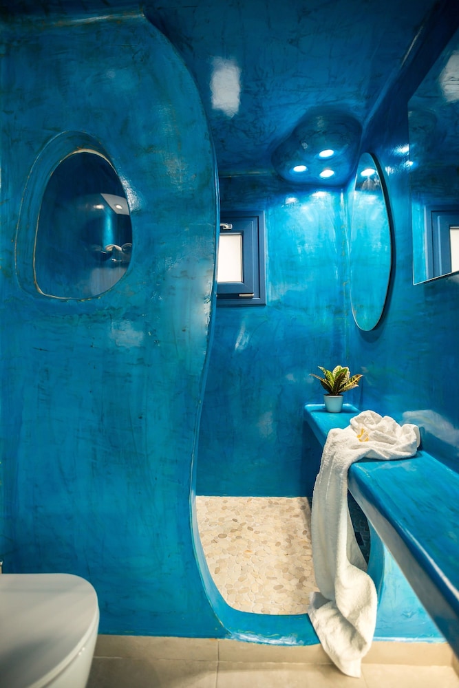 Amera Suites 48/48
