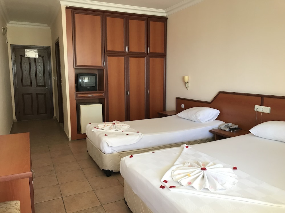 Muz Hotel 7/47