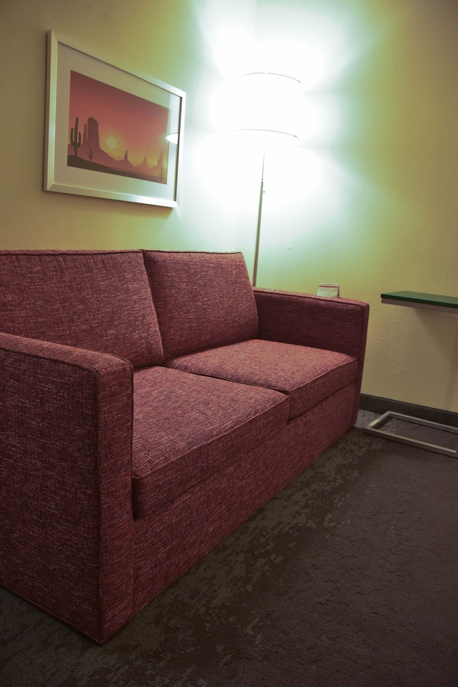 Holiday Inn Brownsville 32/48