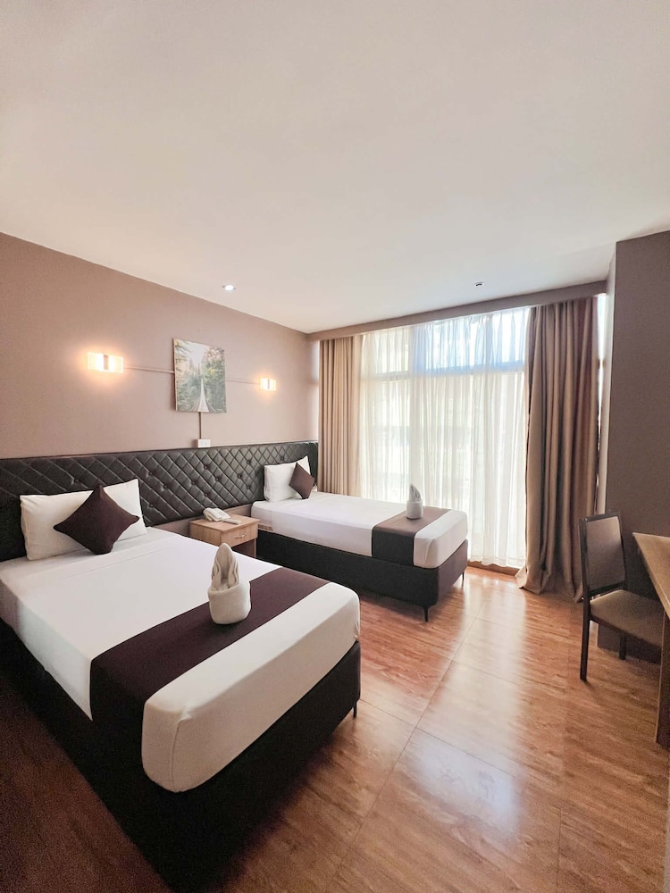 Cebu Capitol Central Hotel and Suites powered by Cocotel 33/55