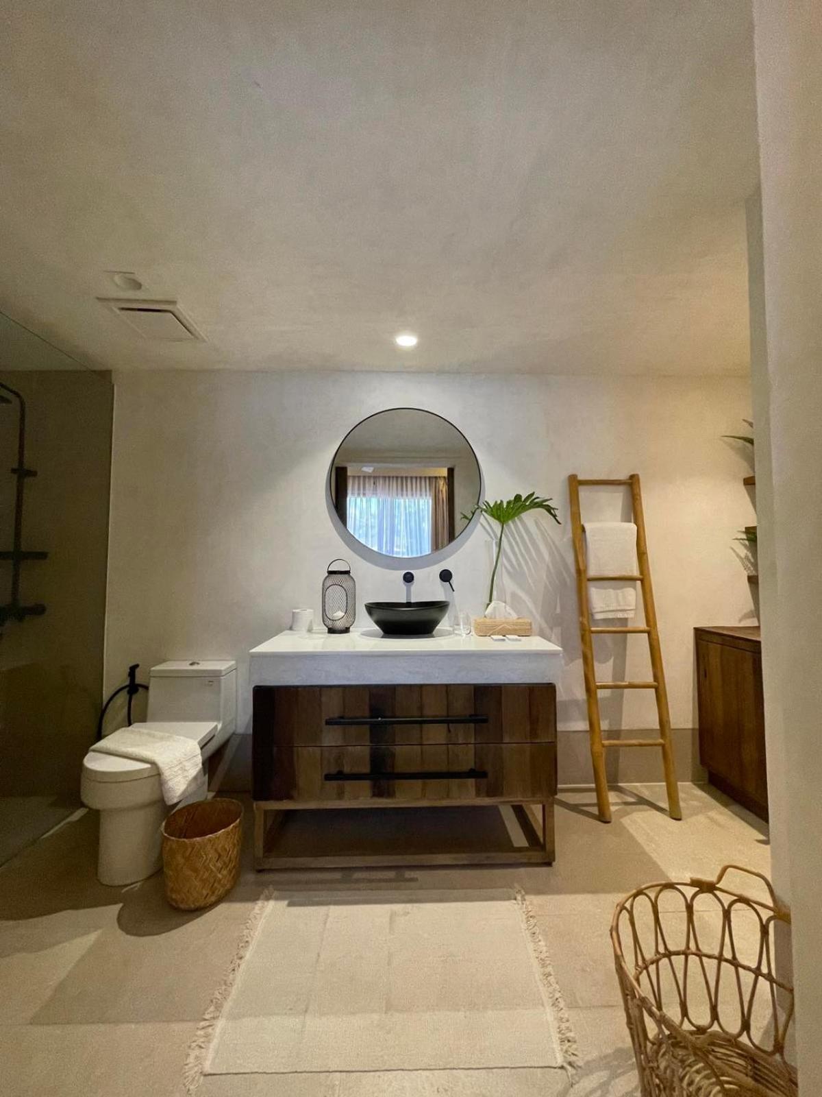 Isla Amara Boutique Resort 38/39
