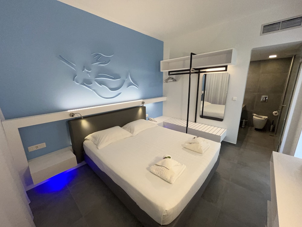 Niriides Hotel 14/47