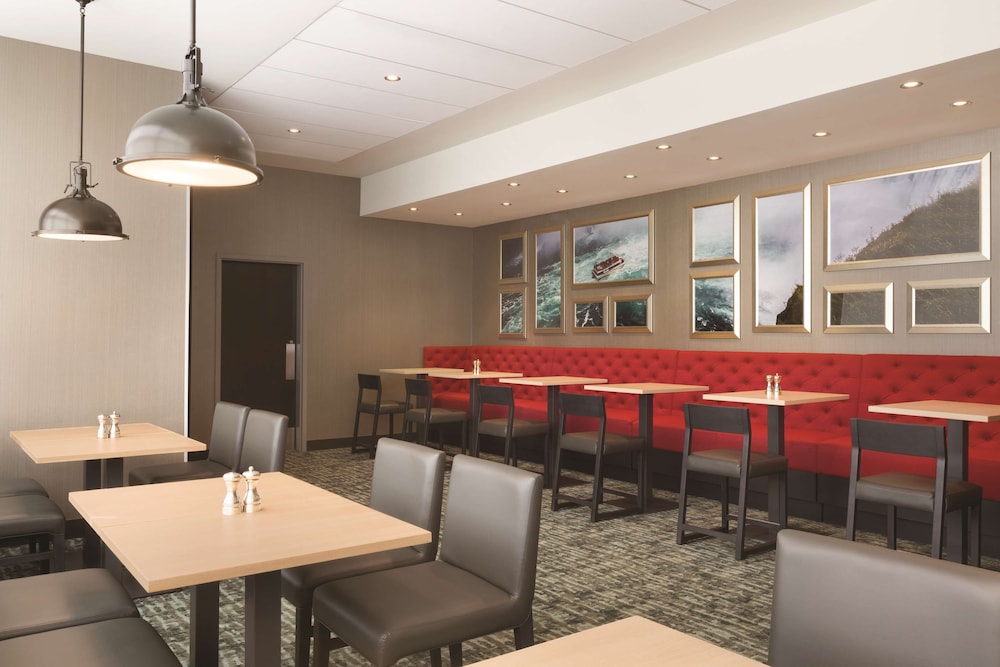 Hyatt Place Niagara Falls 34/51