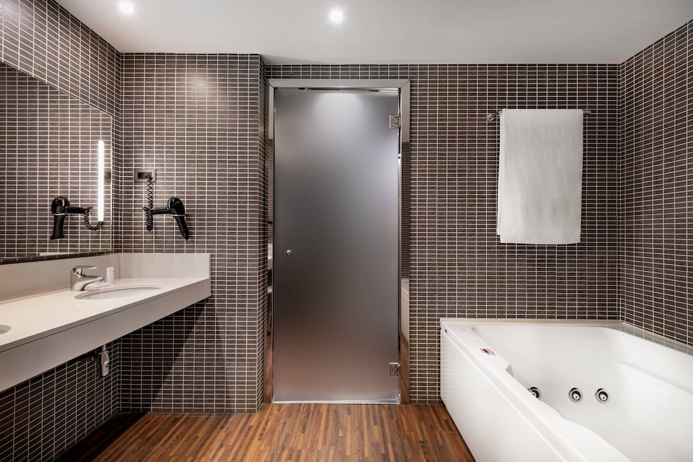 Sabatic Gava Mar, Barcelona, a Tribute Portfolio Hotel 11/39