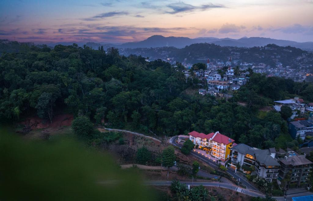 Hotel Cassendra Kandy 11/12