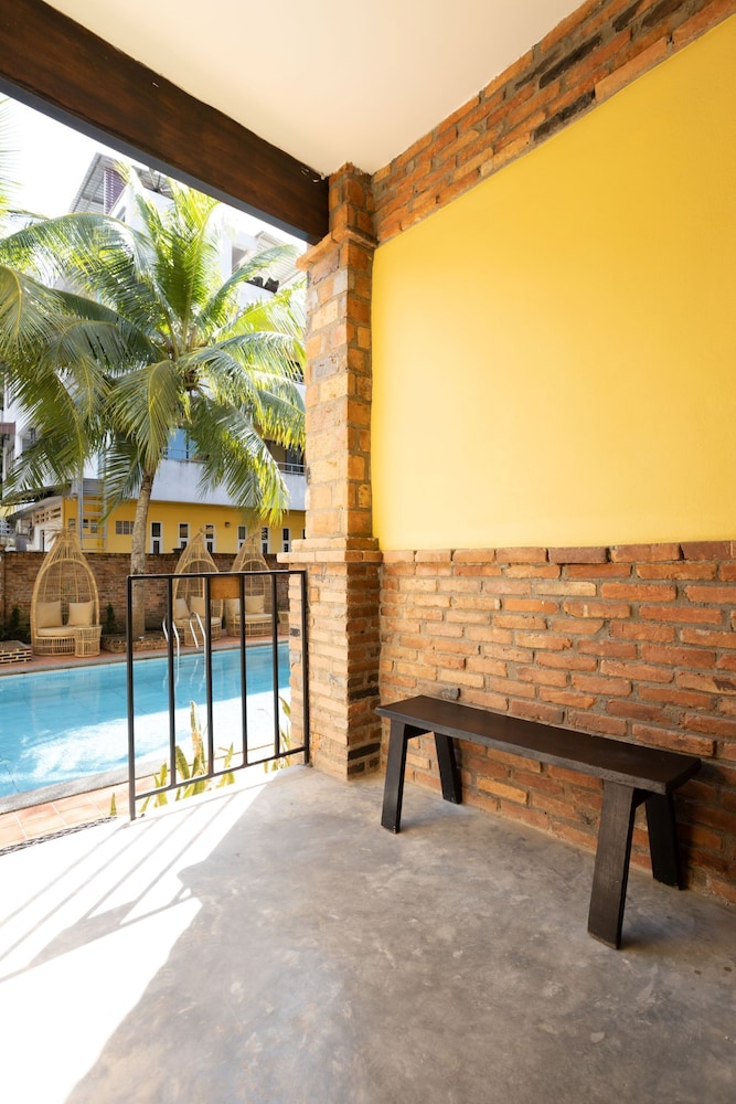 Motive Cottage Resort 43/65