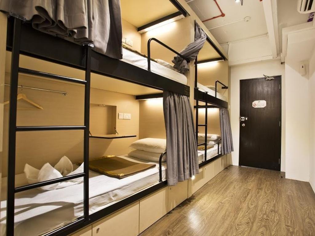 Capsule, Mixed Dorm, Single