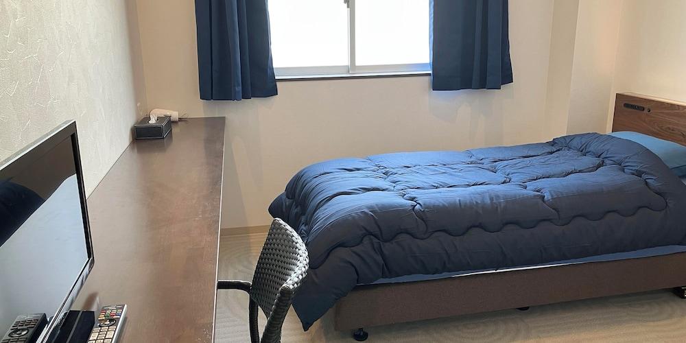 Room, Single, Unit Bath