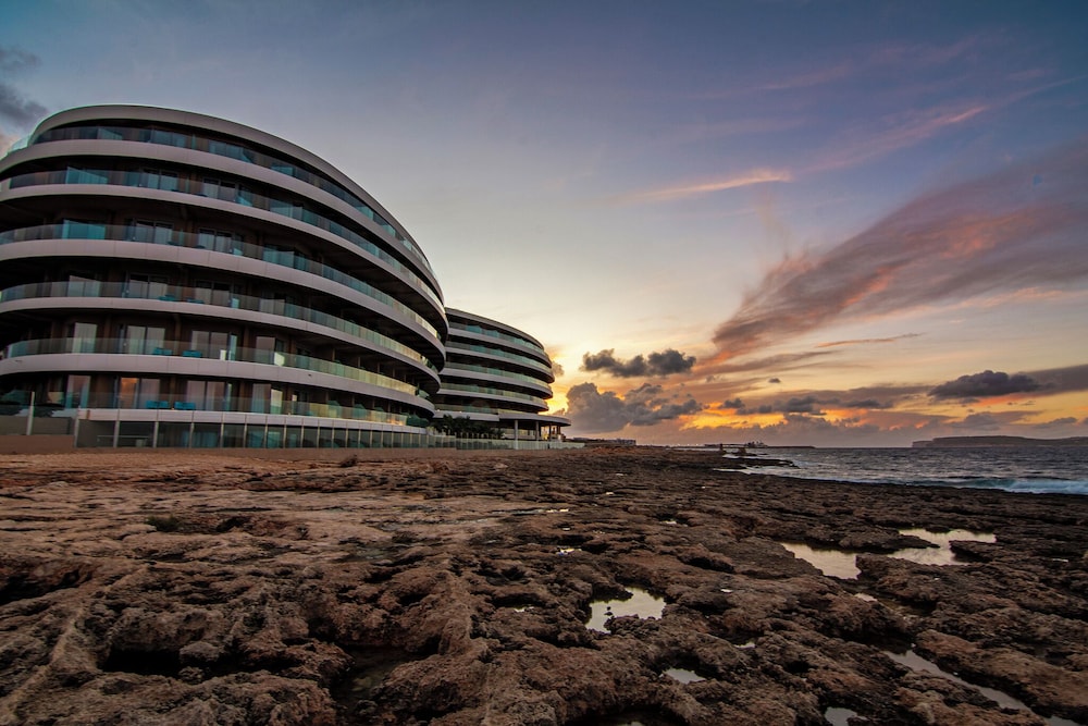 Ramla Bay Resort 69/72