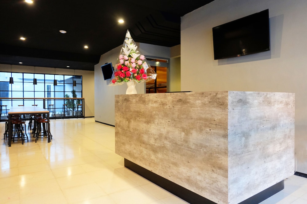 Livinn Hostel City Center Surabaya 2/21