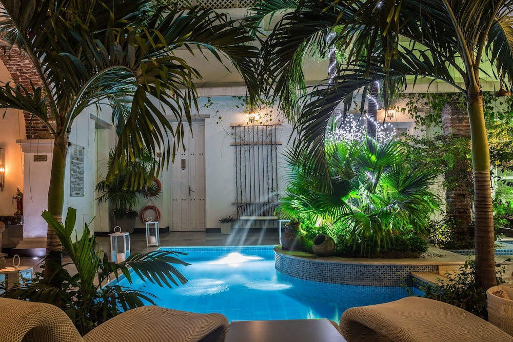 HOTEL BOUTIQUE DON PEPE 7/72