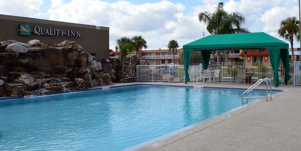 Quality Inn Kennedy Space Center 5/47