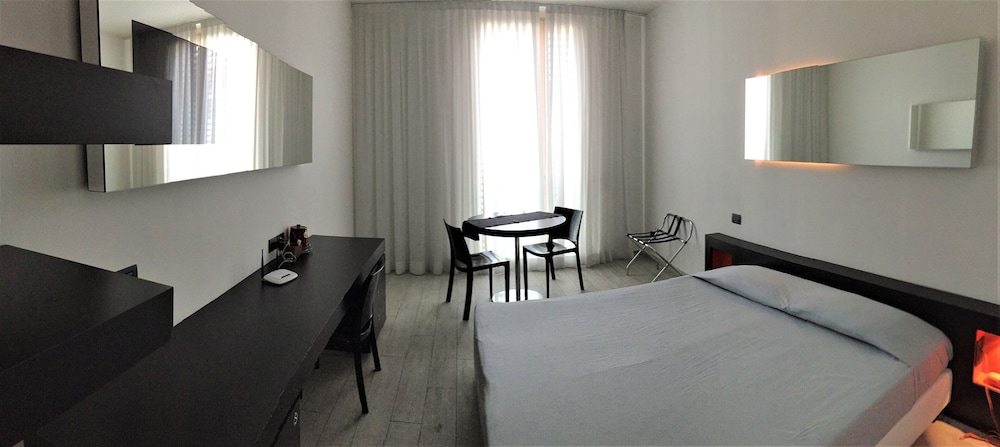 Blue Shades Aparthotel 40/66