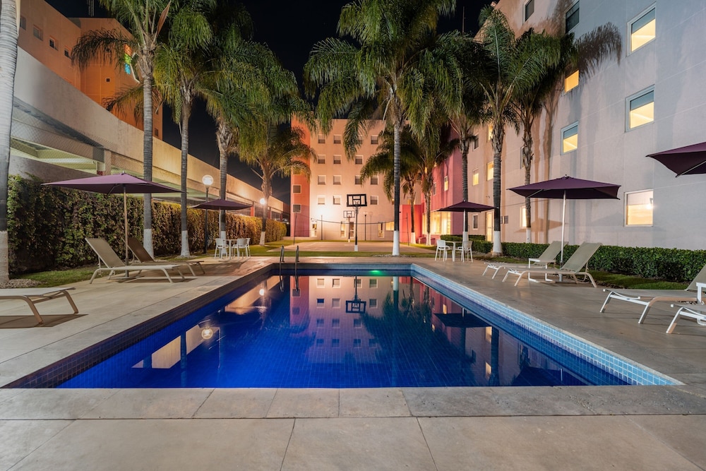 City Express Suites by Marriott Queretaro 68/73