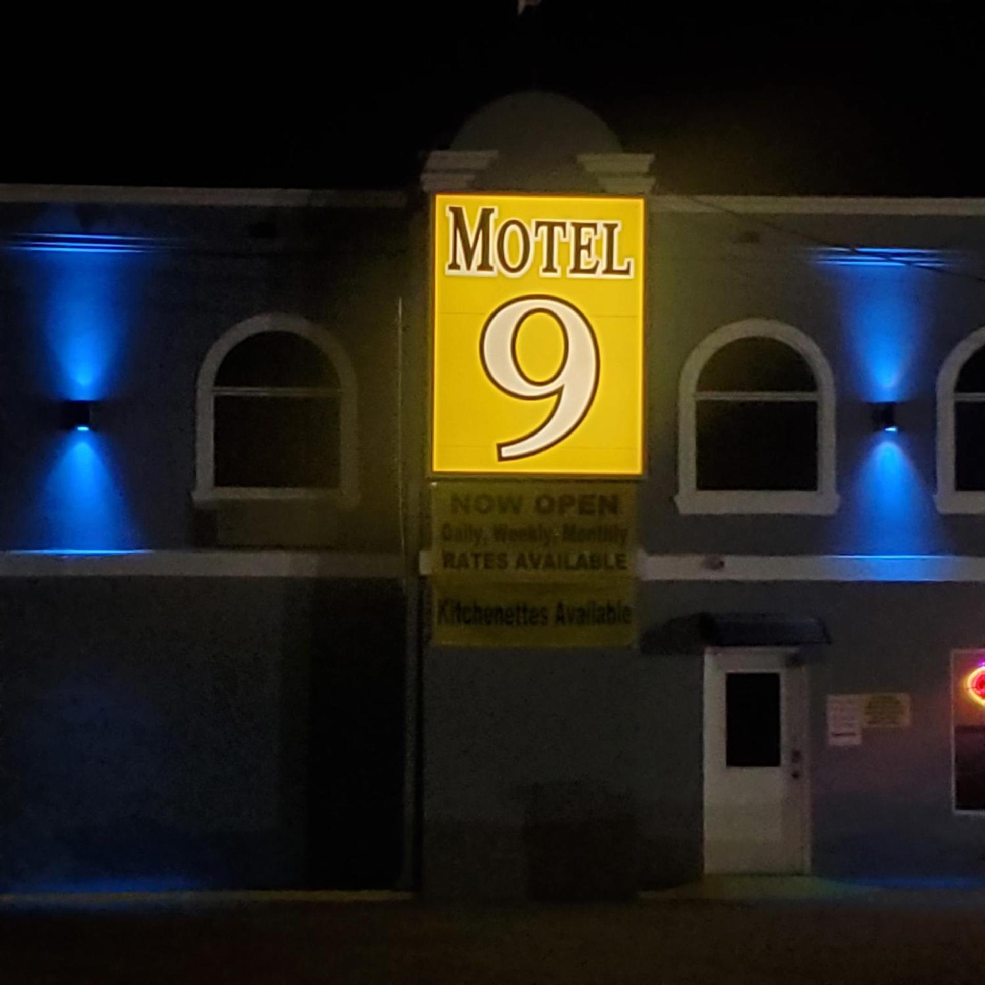 Motel 9 14/24