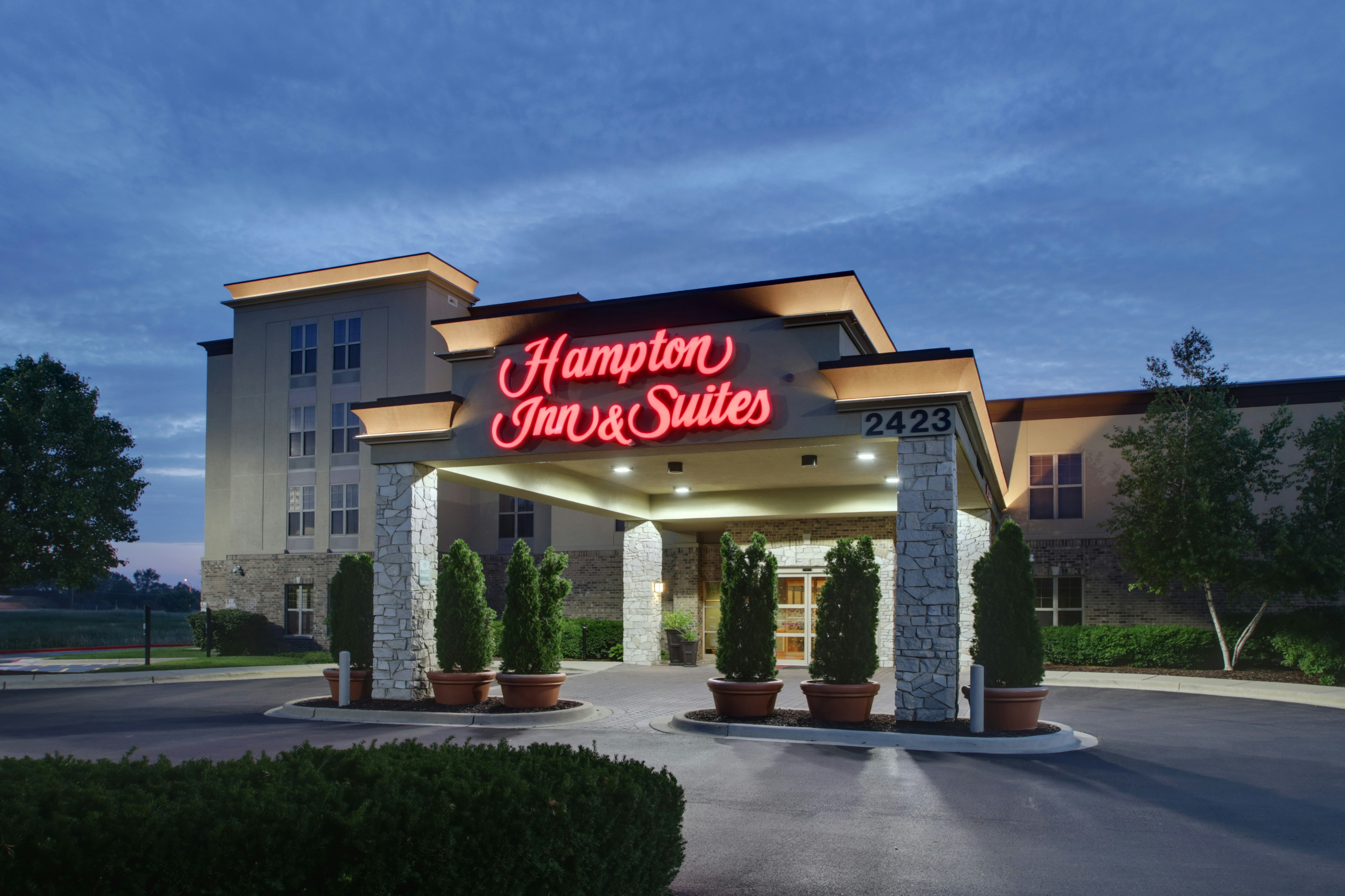 HAMPTON INN AND SUITES CHICAGO AURORA in AURORA - IL