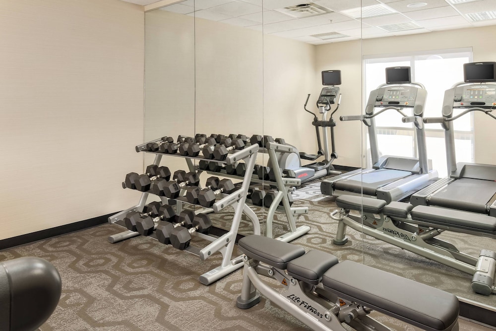 Fairfield Inn and Suites by Marriott Las Vegas South 31/57