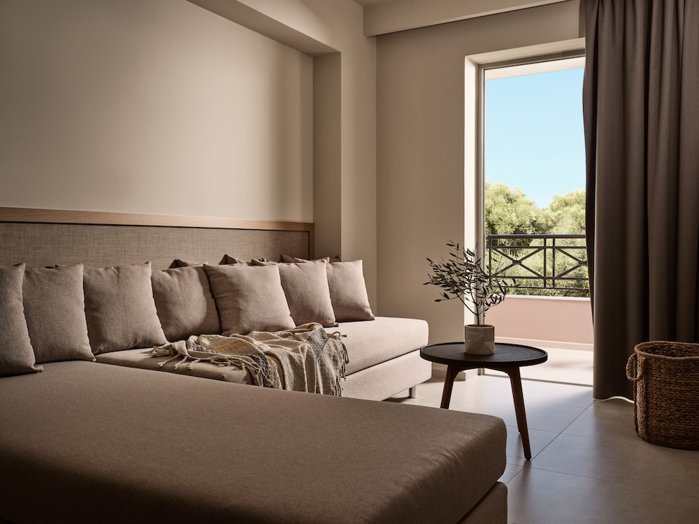 Alamis Apartments 15/50