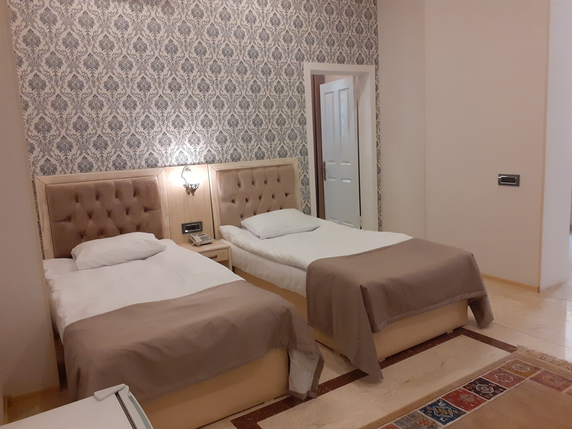 Standard, Twin Beds