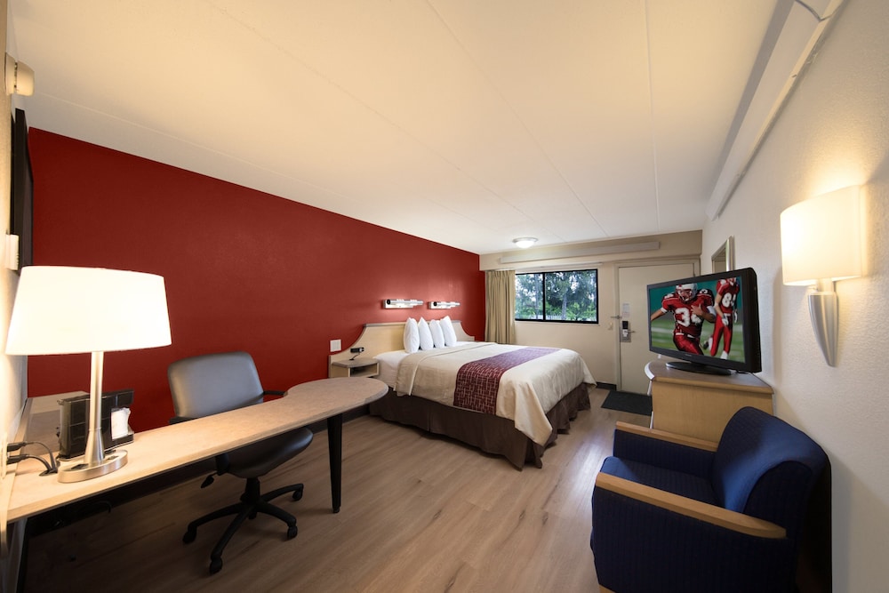 Red Roof Inn Cincinnati Northeast - Blue Ash 15/28