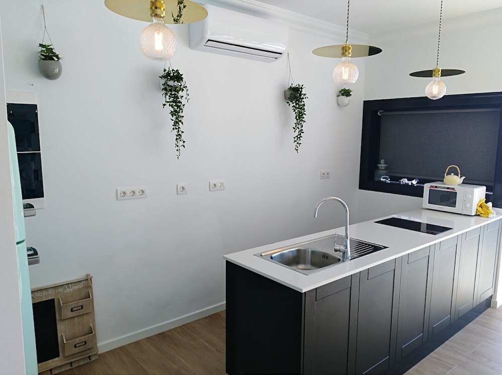 La Concha Boutique Apartments - Adults Only 1/30