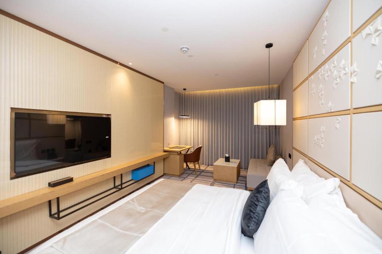 7Crown Tahliah Hotel 12/15