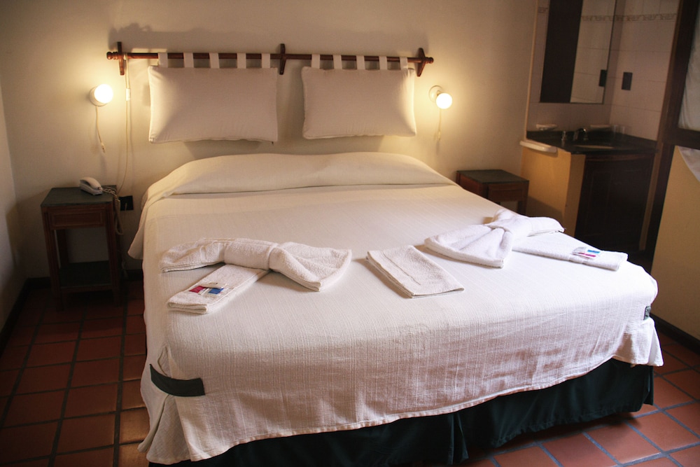 Donna Alda Hotel 8/25