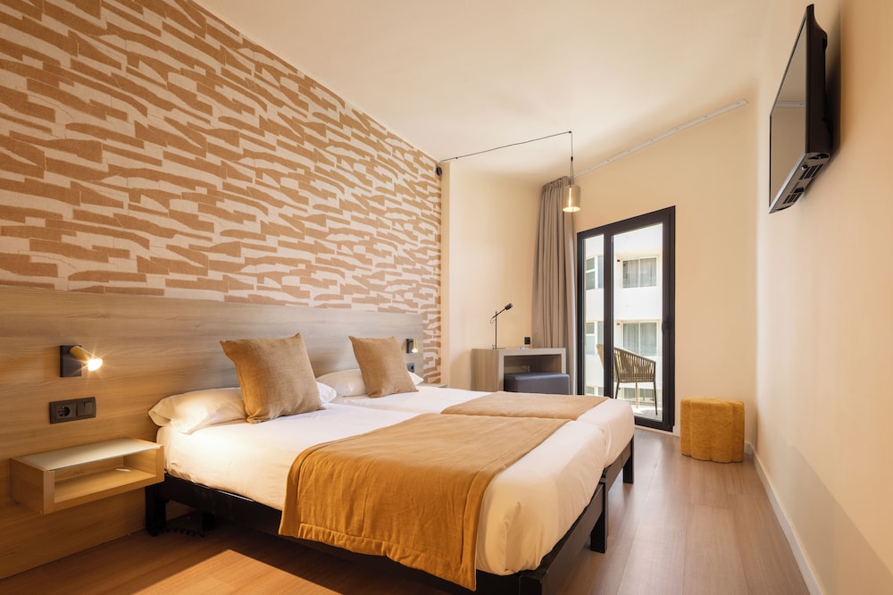 غرفة بسريرين منفصلين بشرفة، Hotel Playa Mallorca 5/10