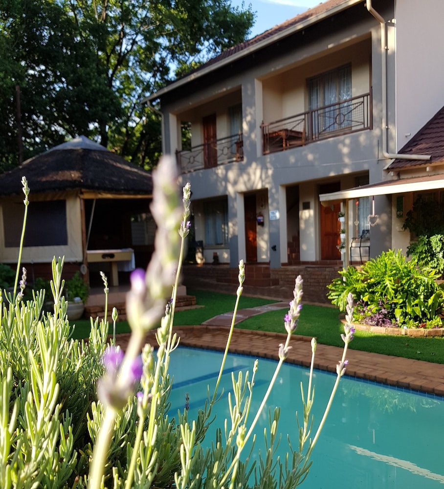 Aandbloem Guest House 32/35