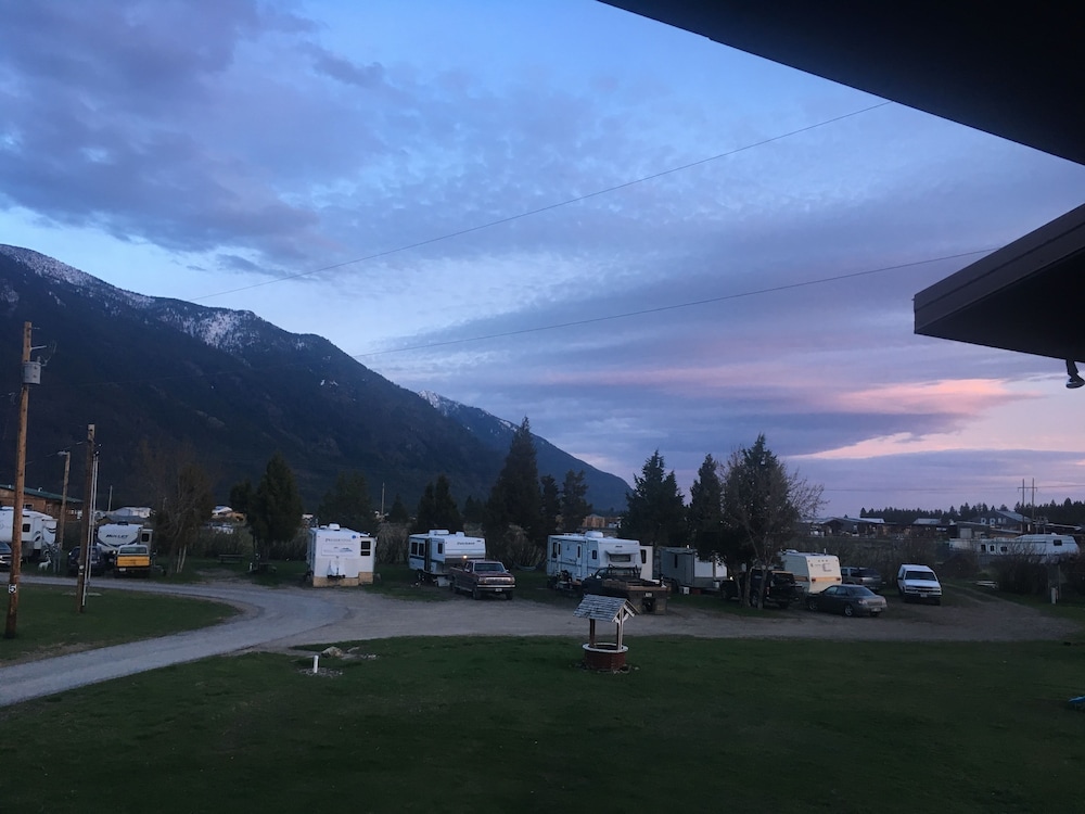 Western Inn-Glacier Park 45/50