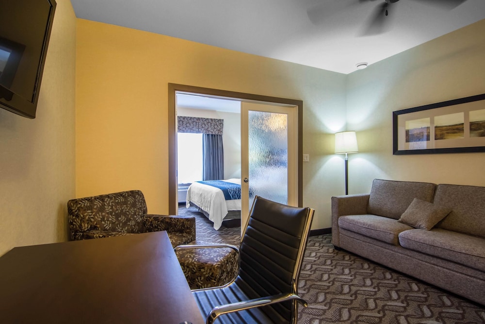 Comfort Inn & Suites Fort Saskatchewan 30/43