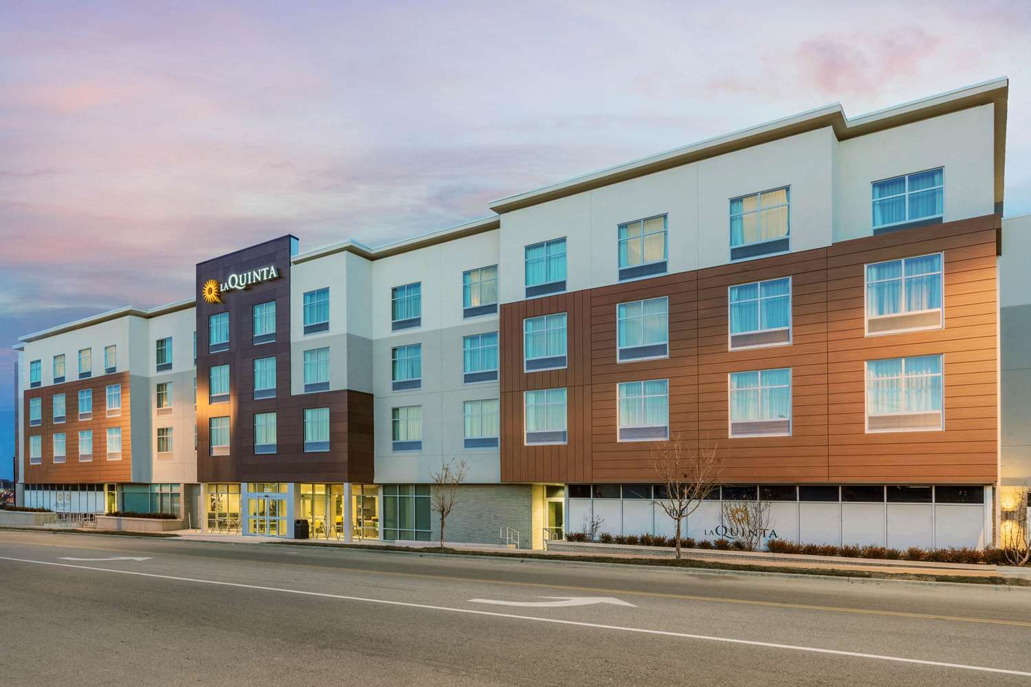 La Quinta Inn & Suites by Wyndham Kansas City Beacon Hill 3/44