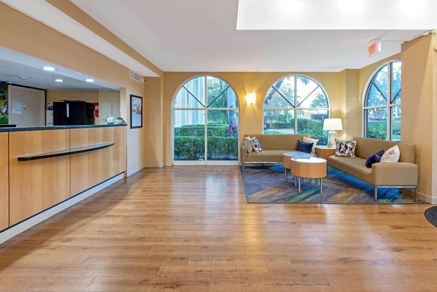 La Quinta Inn & Suites by Wyndham Coral Springs South 16/30
