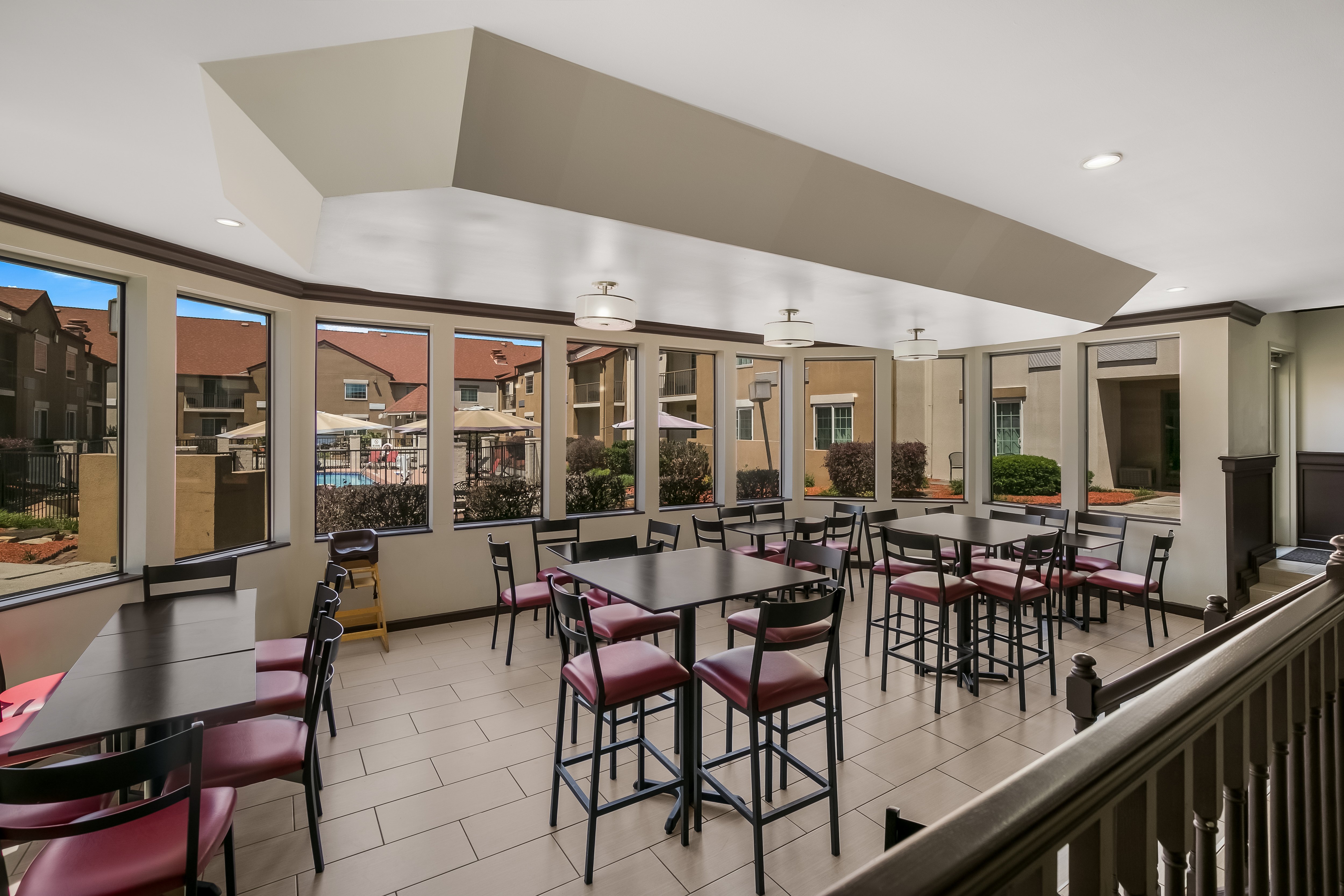 Red Roof PLUS & Suites Knoxville West - Cedar Bluff 35/51