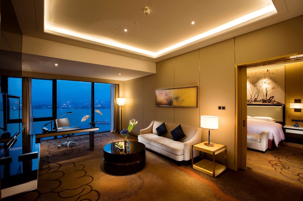 HILTON WUHAN RIVERSIDE 36/79