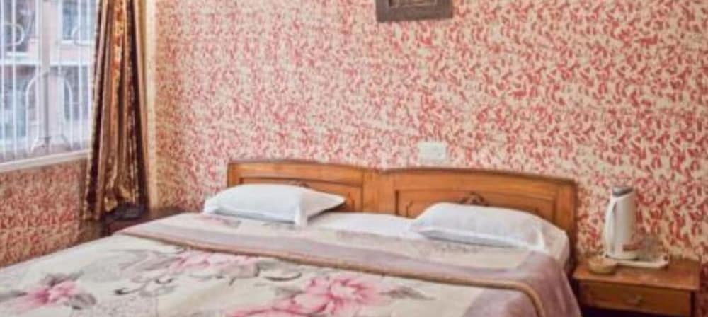 HOTEL SHAMBHU 8/18