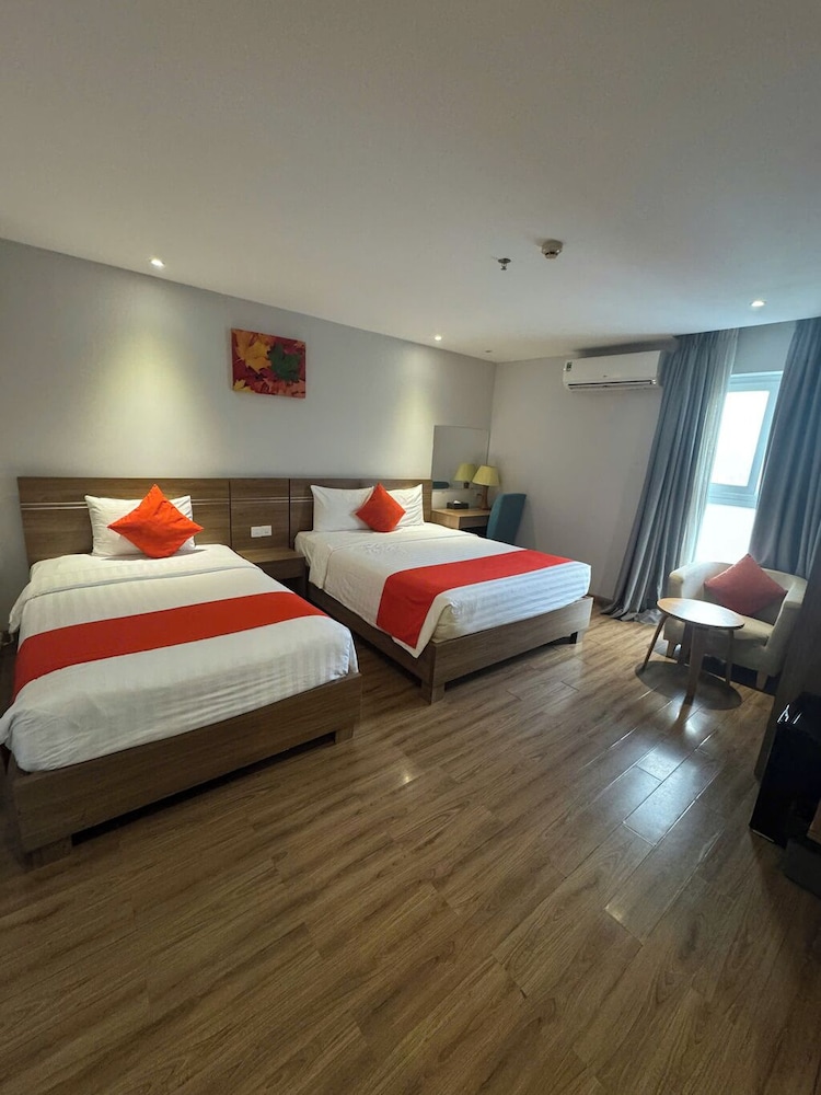 Maple Leaf Hotel & Apartment 34/75