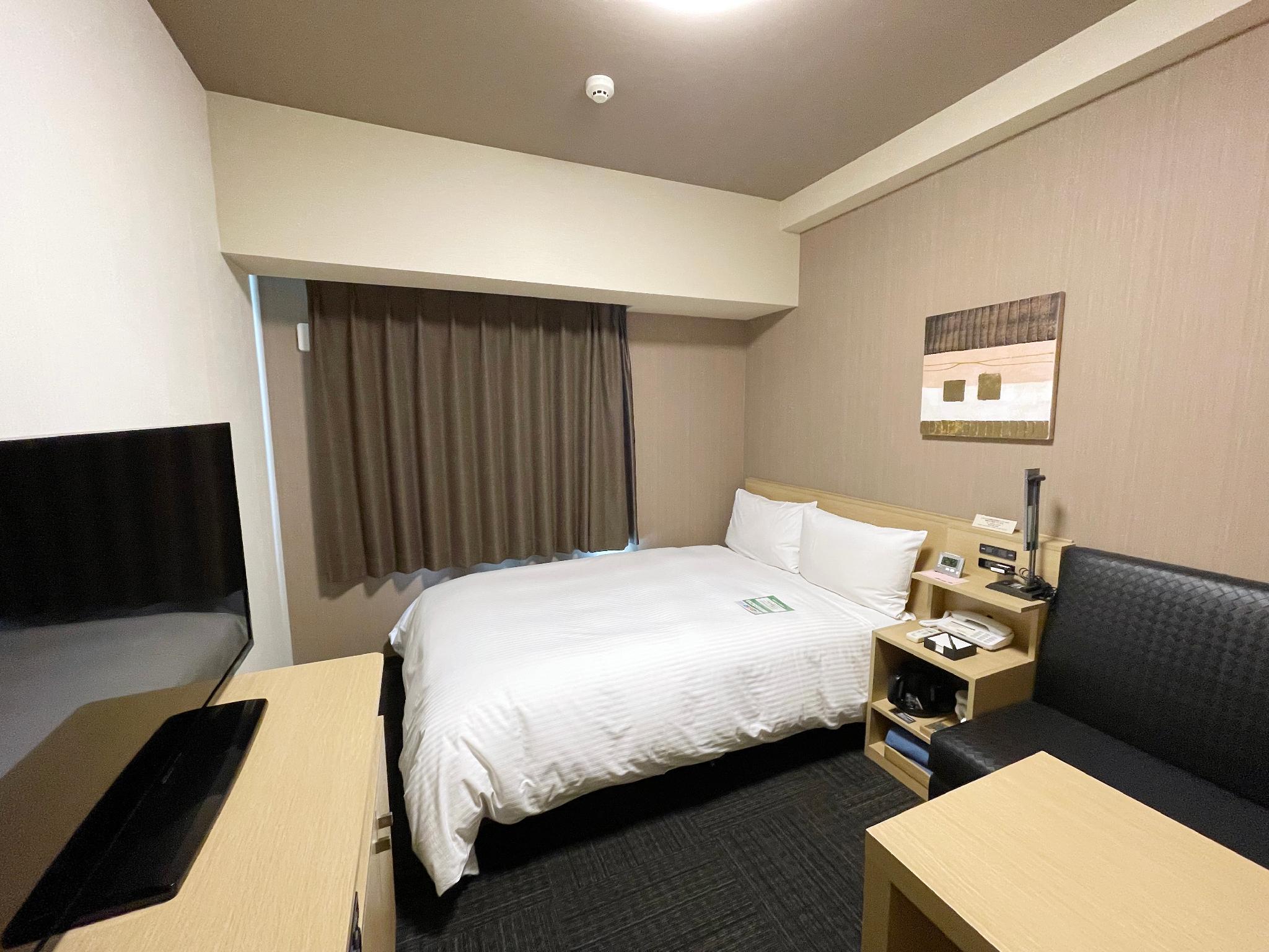 Semi Room, Semi Double Bed