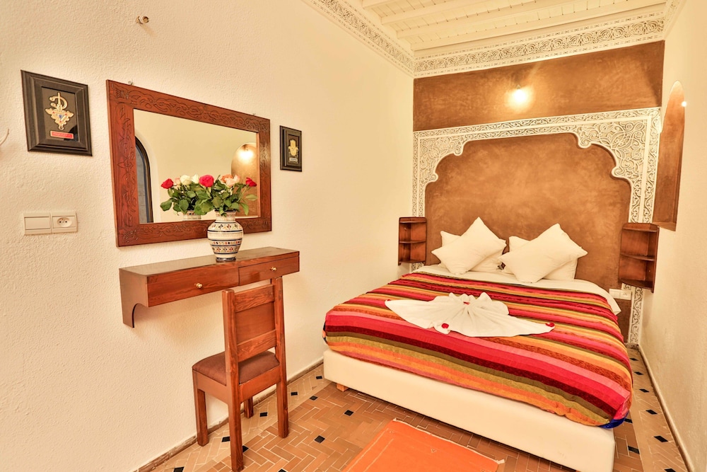 Riad Nakhla 10/62