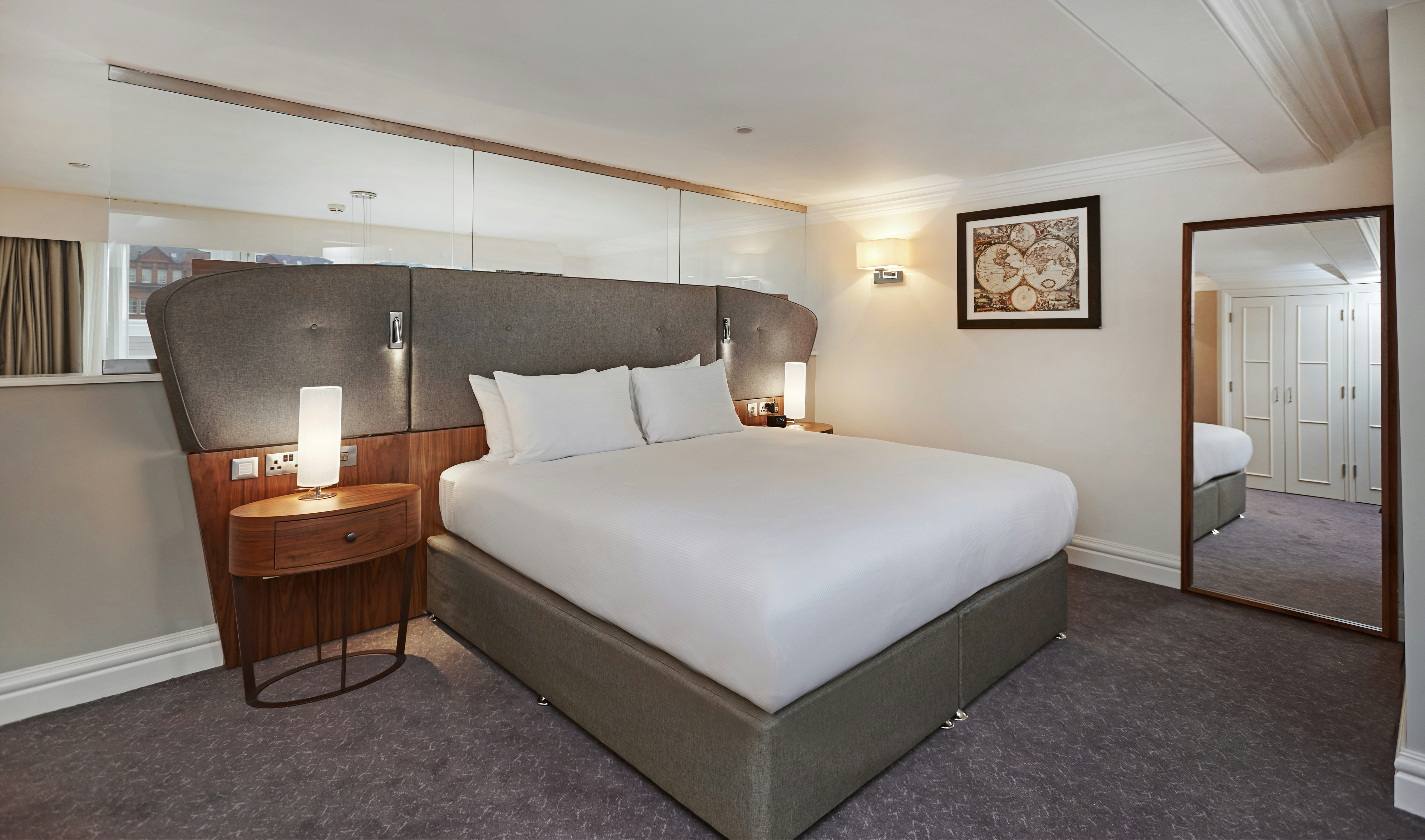 MEZZANINE, SUITE, KING BED