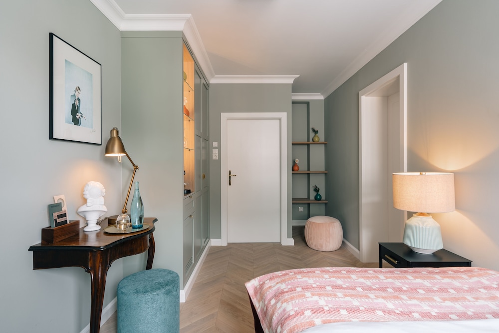 HOTEL MOZART 23/70